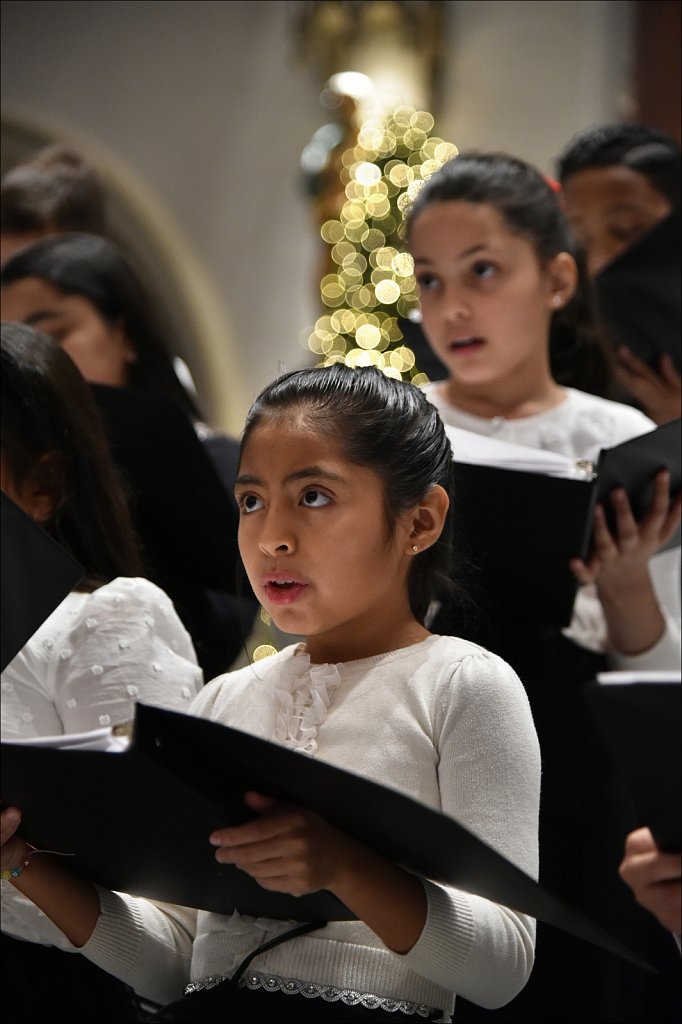 Singing the Sounds of Christmas