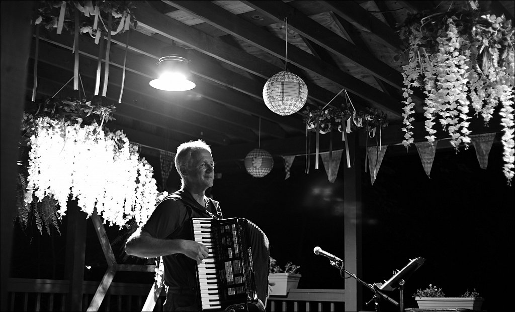 Accordionist Eric Kerssen at Germania Park