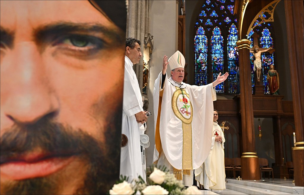Emaus Closing Mass