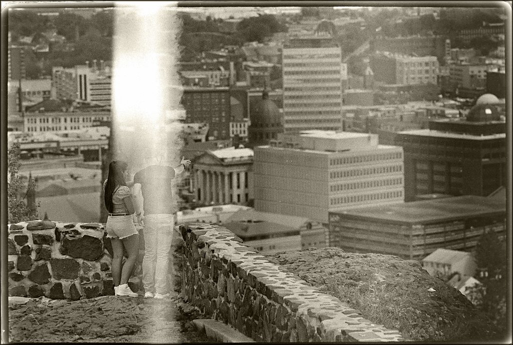 Leica R4 test (no go- light aleak shutter issue)
